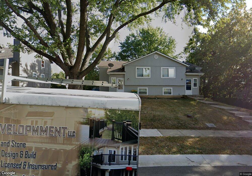 6451 Hallet St, Shawnee, KS 66216 - photo 1