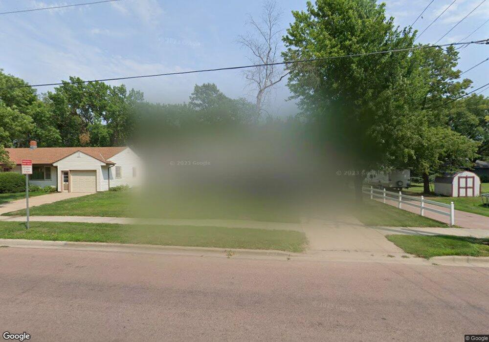 216 N Foster St, Mitchell, SD 57301 - photo 1