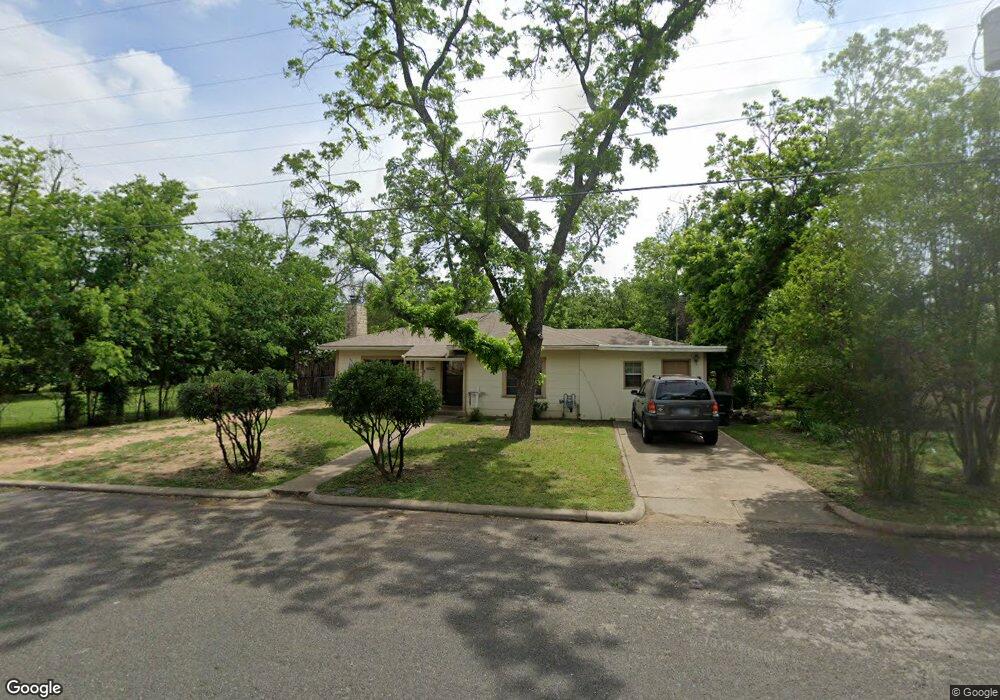 409 Fulton St, Fredericksburg, TX 78624 - photo 1