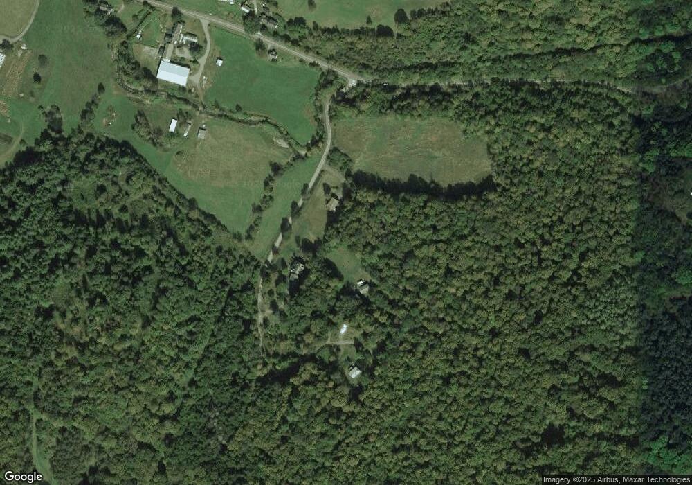 125 Starbuck Rd, Pomfret, VT 05084 - photo 1