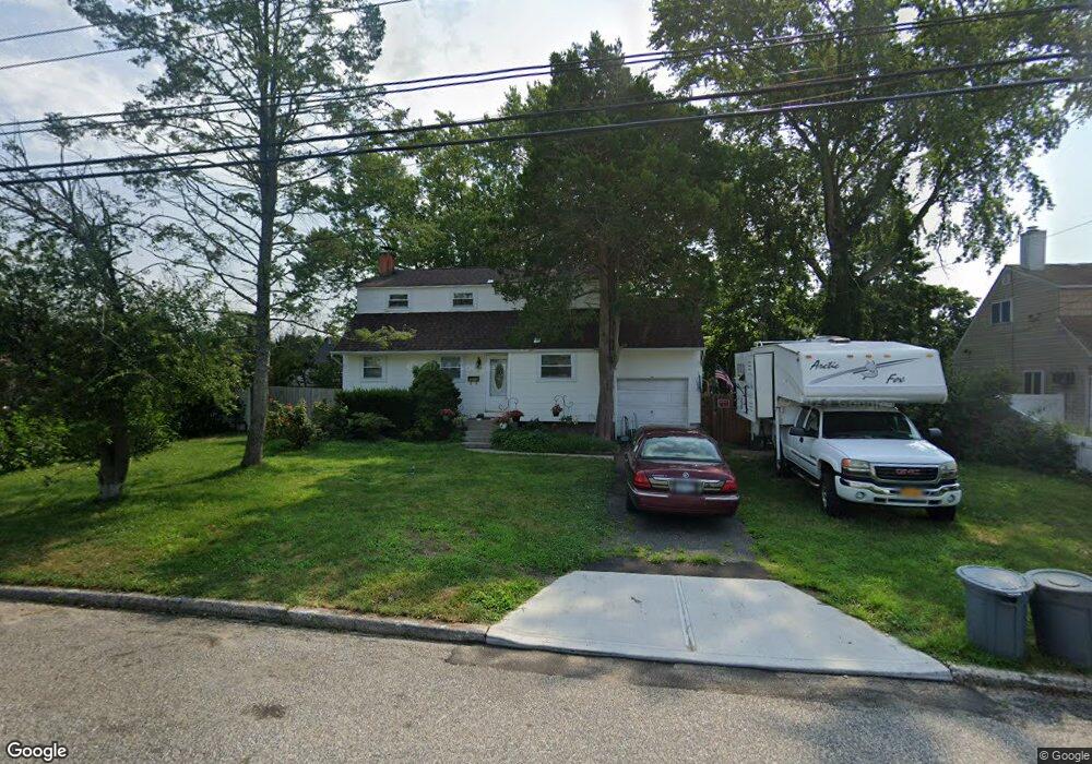 3009 Chestnut Ave, Medford, NY 11763 - photo 1