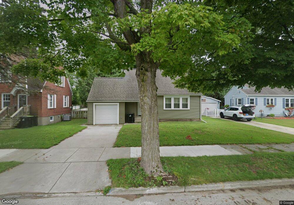 1809 15th Ave, Menominee, MI 49858 - photo 1