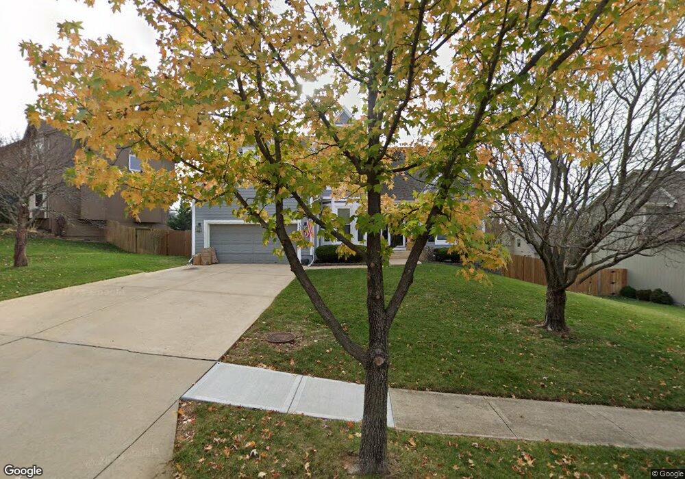 4920 Hilltop Dr, Shawnee, KS 66226 - photo 1