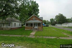 303 N 2nd St, Witt, IL 62094