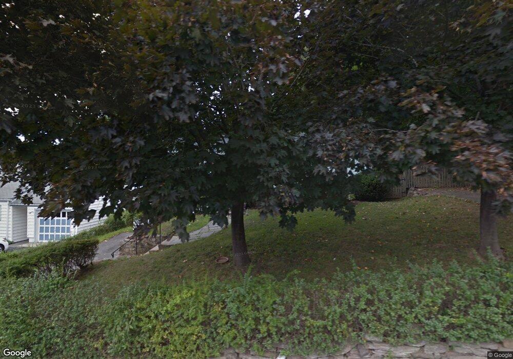 11 Wakenor Rd, Westport, CT 06880 - photo 1