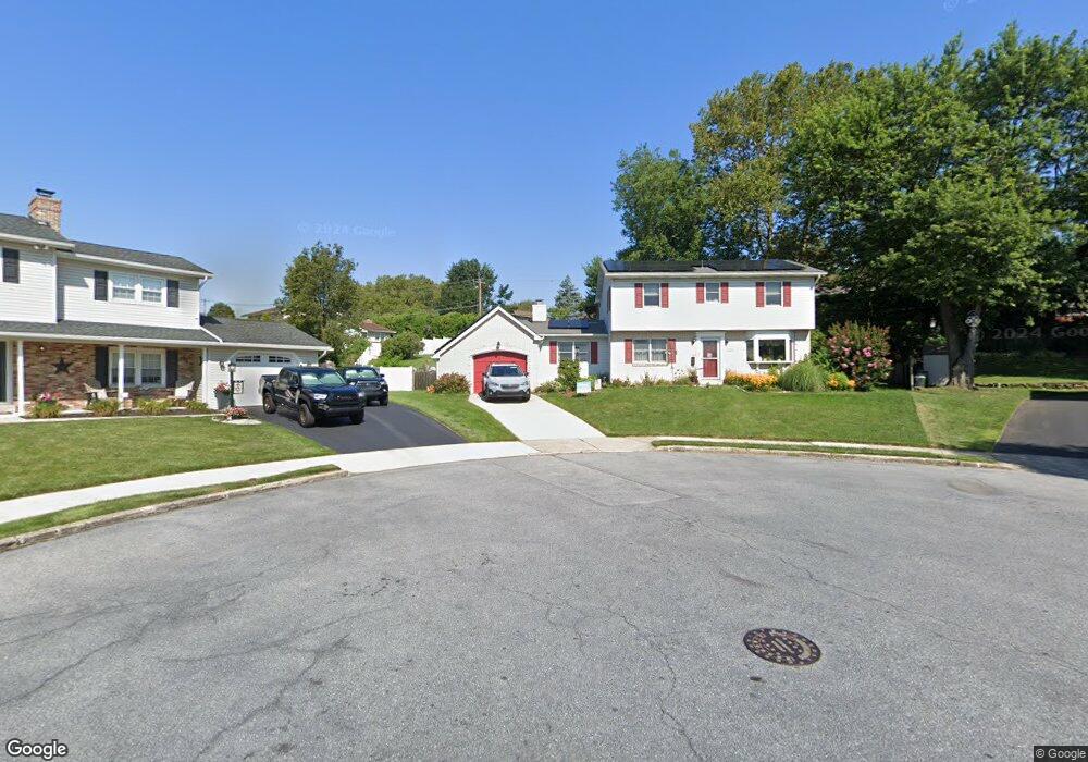 1135 Tremont Cir, Whitehall, PA 18052 - photo 1