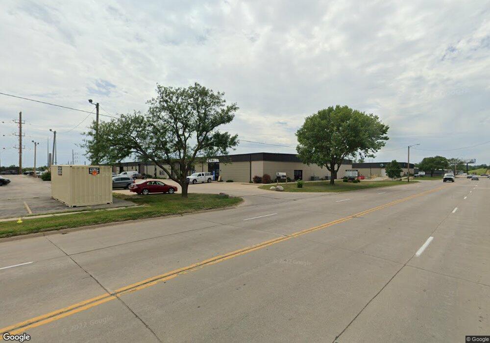 825 33rd Ave SW, Cedar Rapids, IA 52404 - photo 1