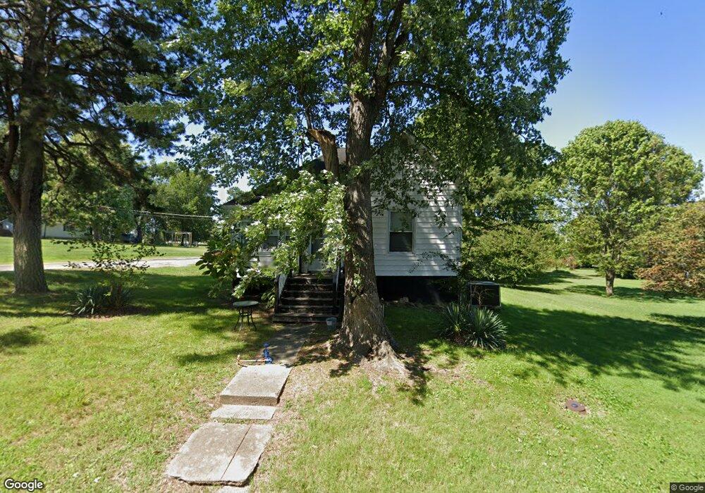 411 S Shaw St, Harrisburg, IL 62946 - photo 1