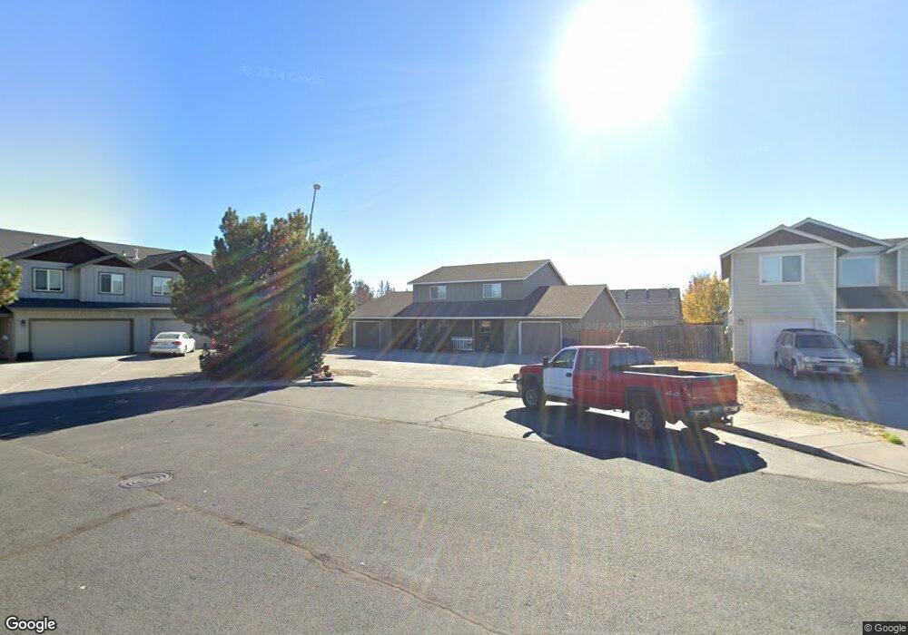 840 NE Maple Leaf Ct, Redmond, OR 97756 - photo 1