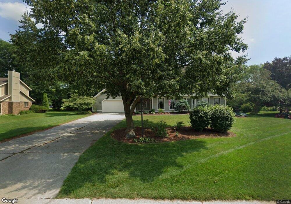 N31W23623 Rough Hill Rd, Pewaukee, WI 53072 - photo 1