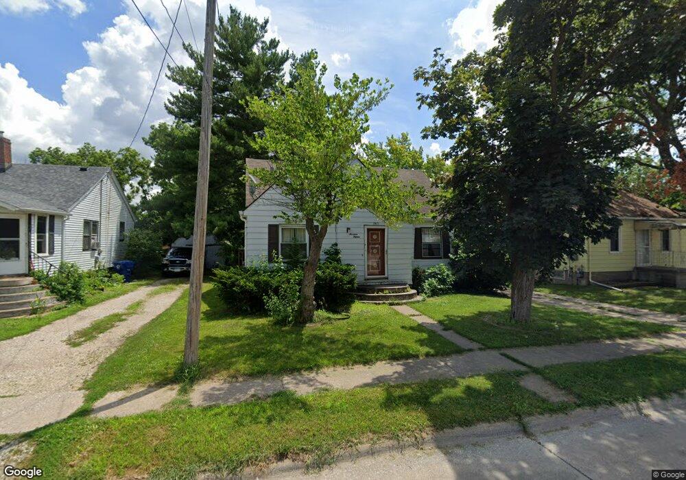 1915 N Zenith Ave, Davenport, IA 52804 - photo 1