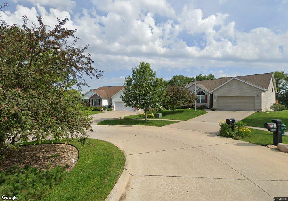 2516 Summerwood Ct SW, Cedar Rapids, IA 52404 - photo 1
