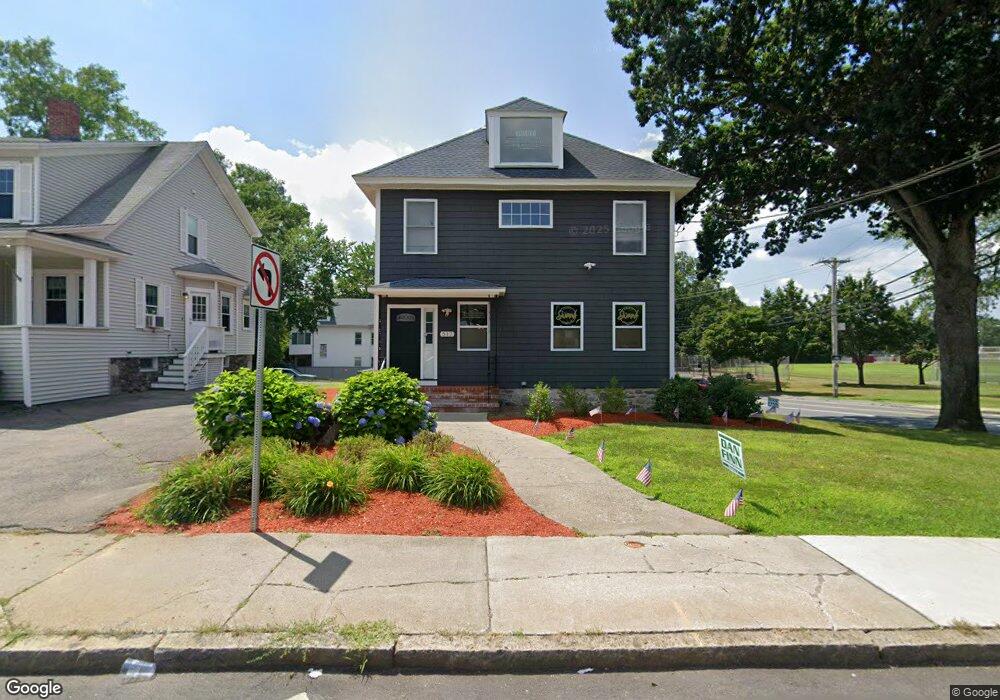 517 Rogers St, Lowell, MA 01852 - photo 1