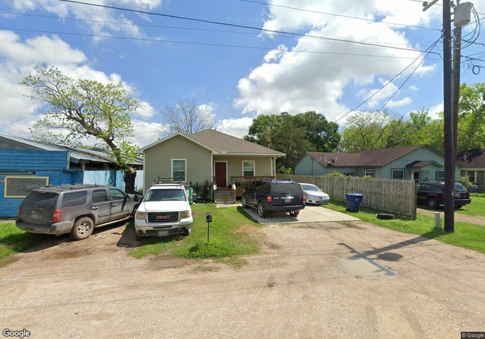 2705 Avenue K, Bay City, TX 77414 - photo 1