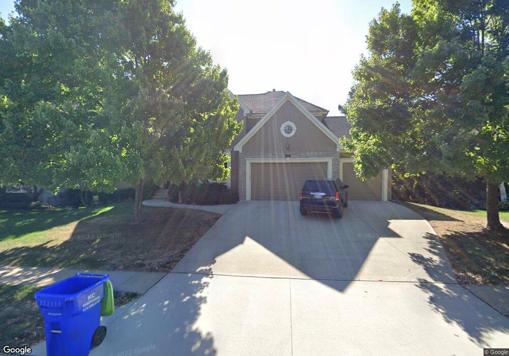 7127 Oakview St, Shawnee, KS 66216 - photo 1