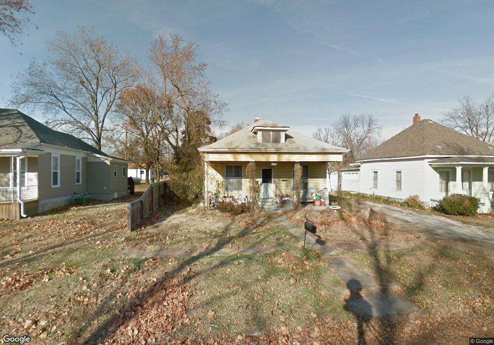 1421 Dirr Ave, Parsons, KS 67357 - photo 1