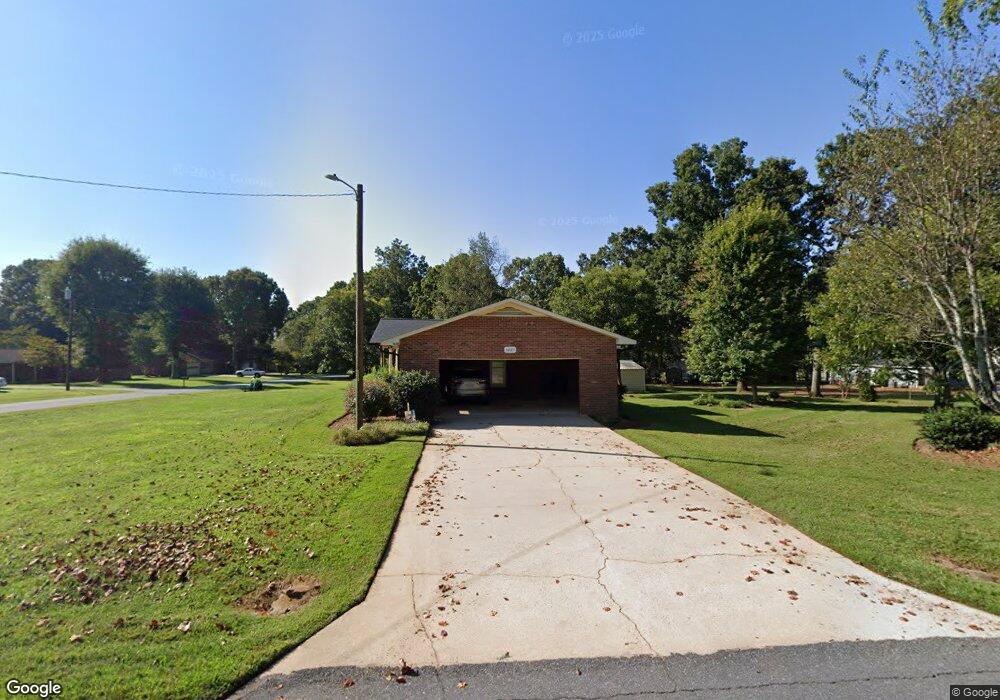 1627 Allen Ln, Conover, NC 28613 - photo 1