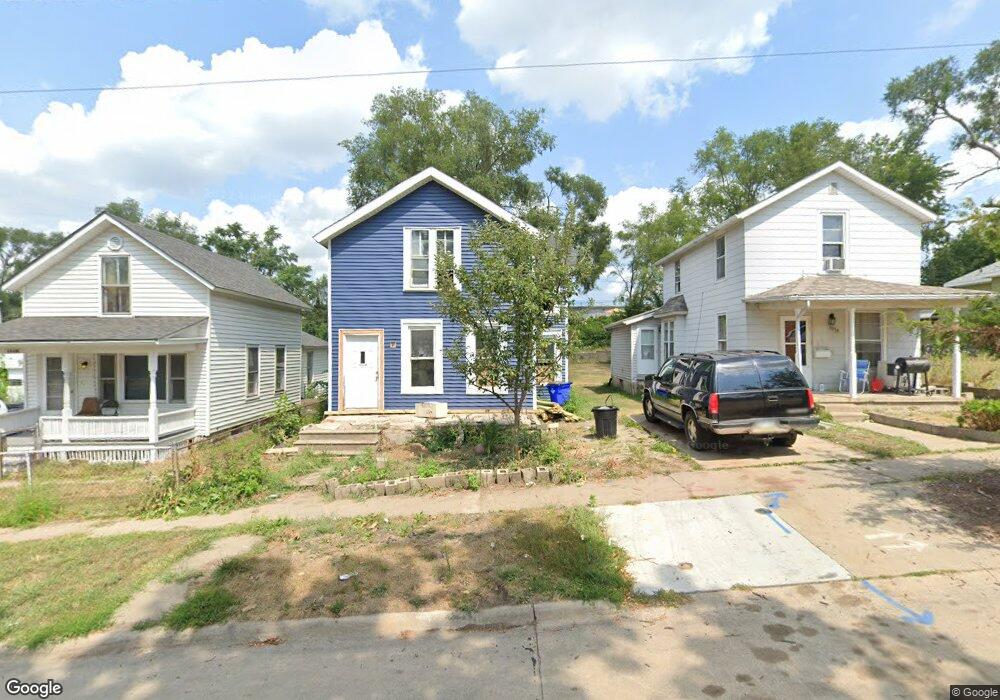 1050 10th Ave SE, Cedar Rapids, IA 52401 - photo 1