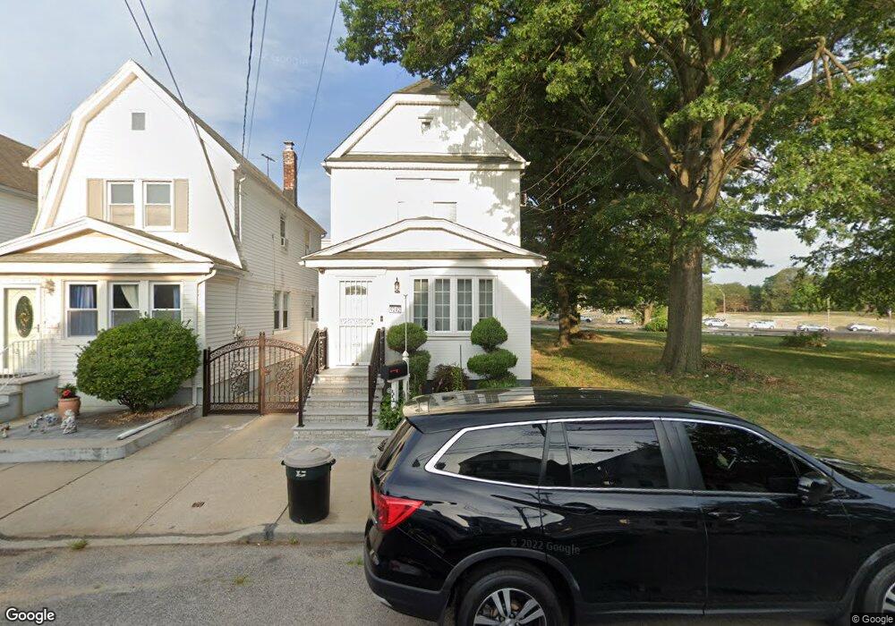 9242 244th St, Floral Park, NY 11001 - photo 1