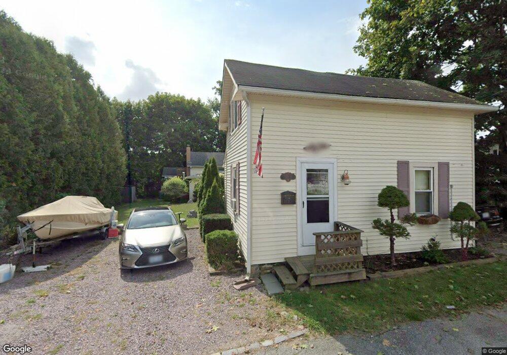 112 Grove Ave unit 2, Warwick, RI 02889 - photo 1