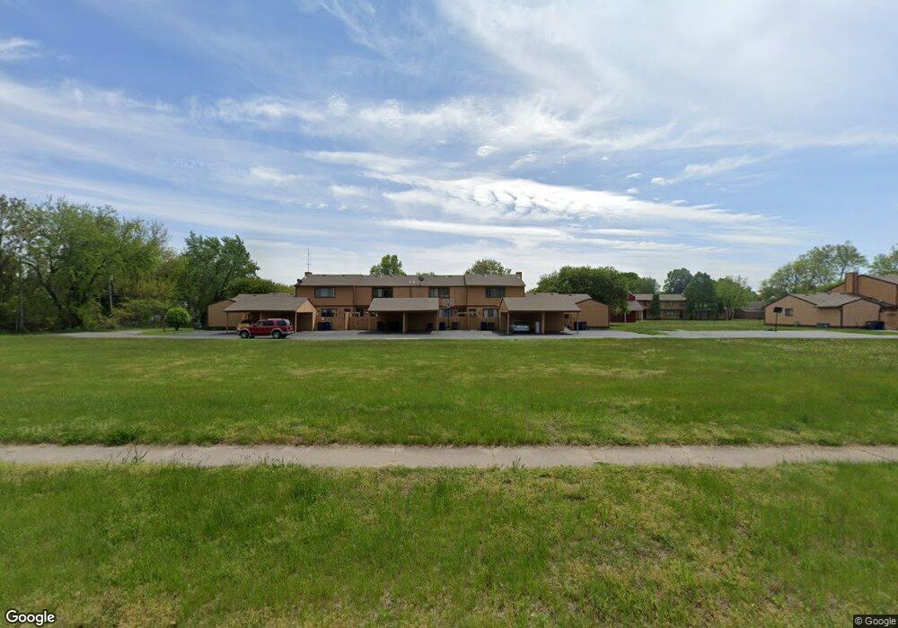 5070 Breezeway Dr unit 20, Toledo, OH 43613 - photo 1