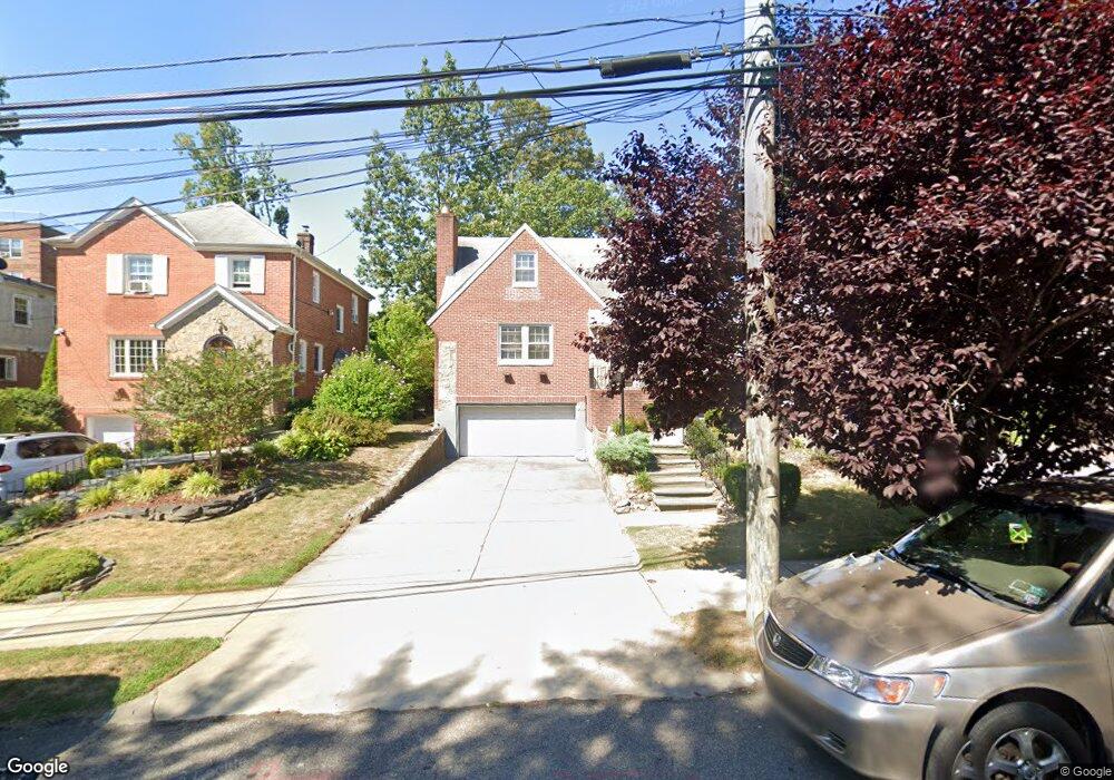 86-32 Avon St, Jamaica, NY 11432 - photo 1