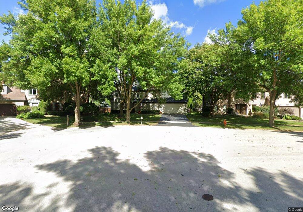 379 Hoyer Ct, Naperville, IL 60565 - photo 1