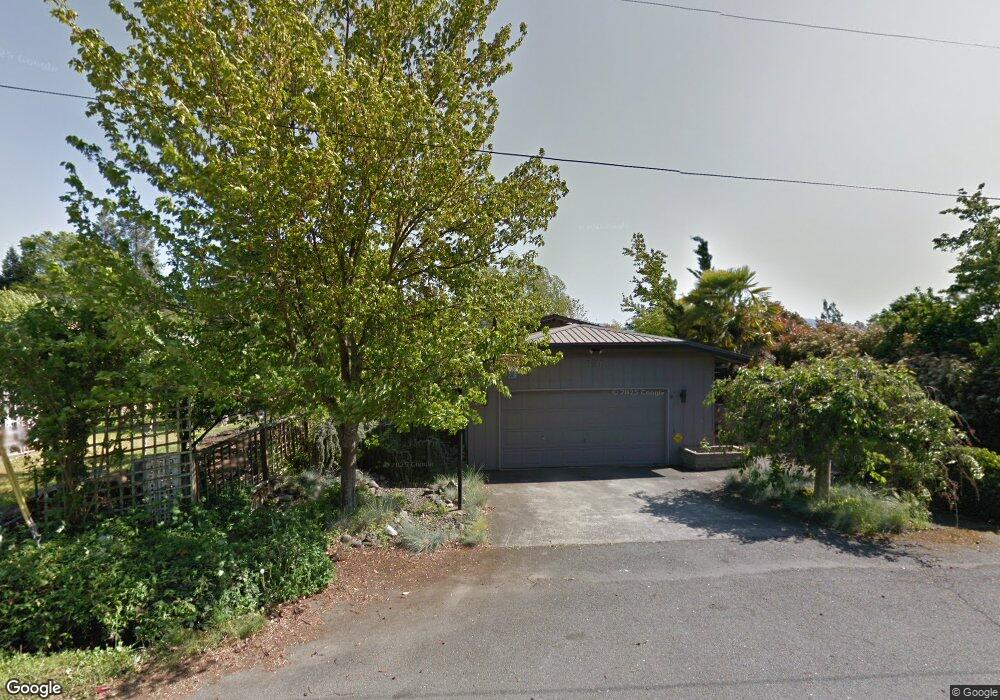 831 NE Maple St, Grants Pass, OR 97526 - photo 1