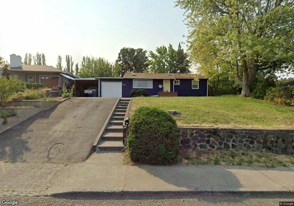 312 W 20th St, the Dalles, OR 97058 - photo 1