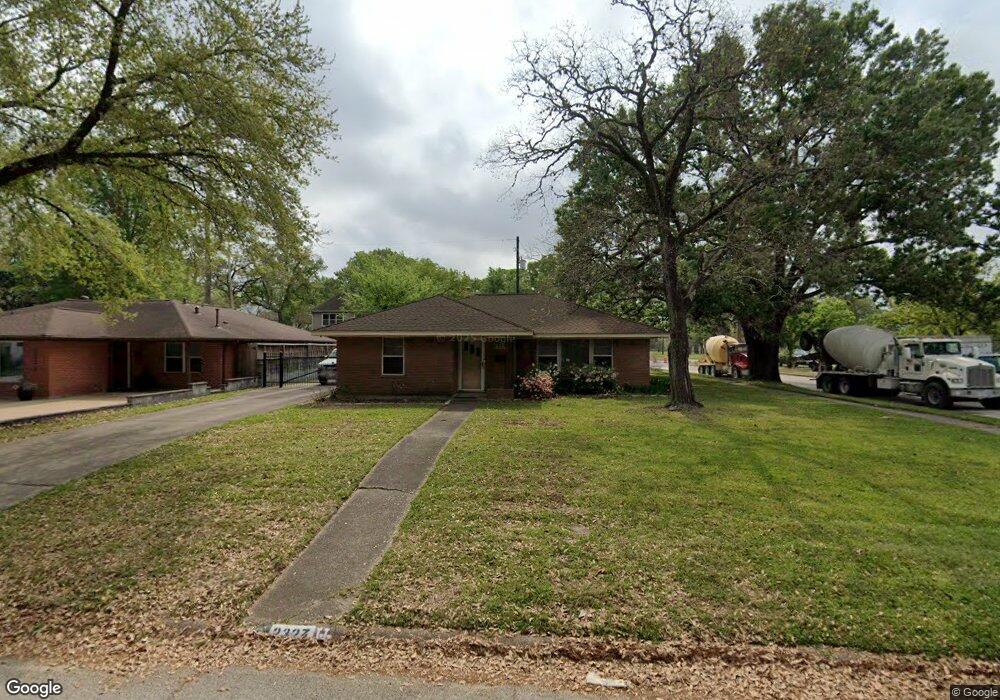 2327 Gardenia Dr, Houston, TX 77018 - photo 1