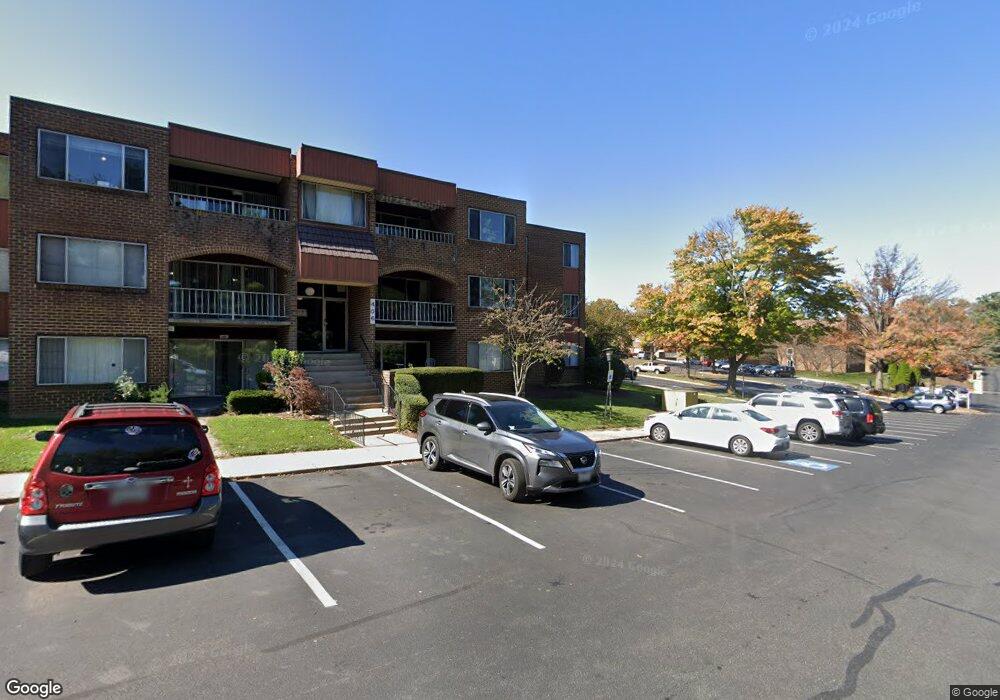 406 Girard St unit 201, Gaithersburg, MD 20877 - photo 1