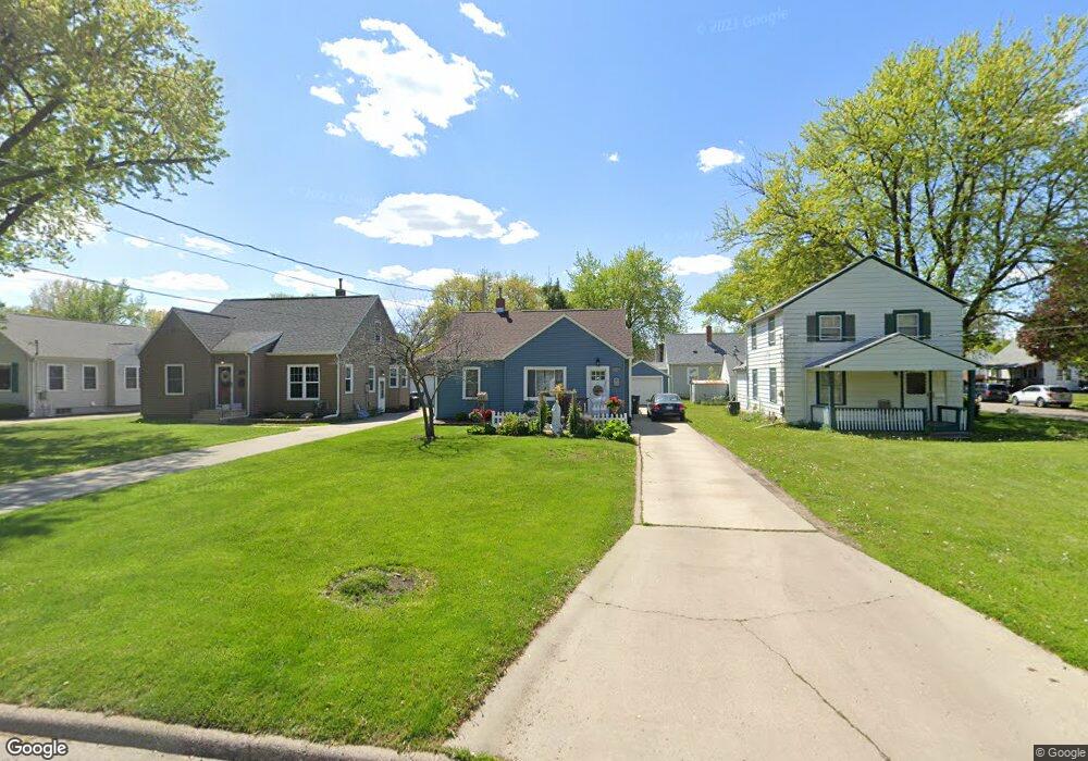 1706 W 7th St, Waterloo, IA 50702 - photo 1