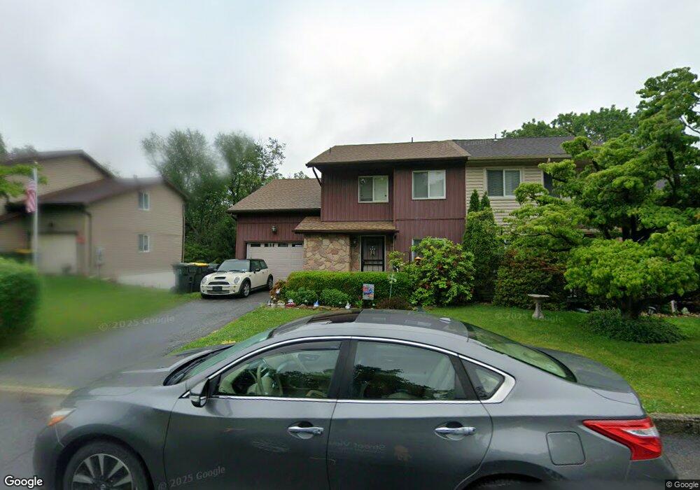 7329 E Hillcrest Ln, Slatington, PA 18080 - photo 1