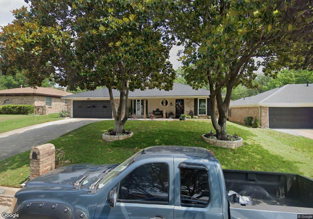 412 Mountainview Dr, Hurst, TX 76054 - photo 1