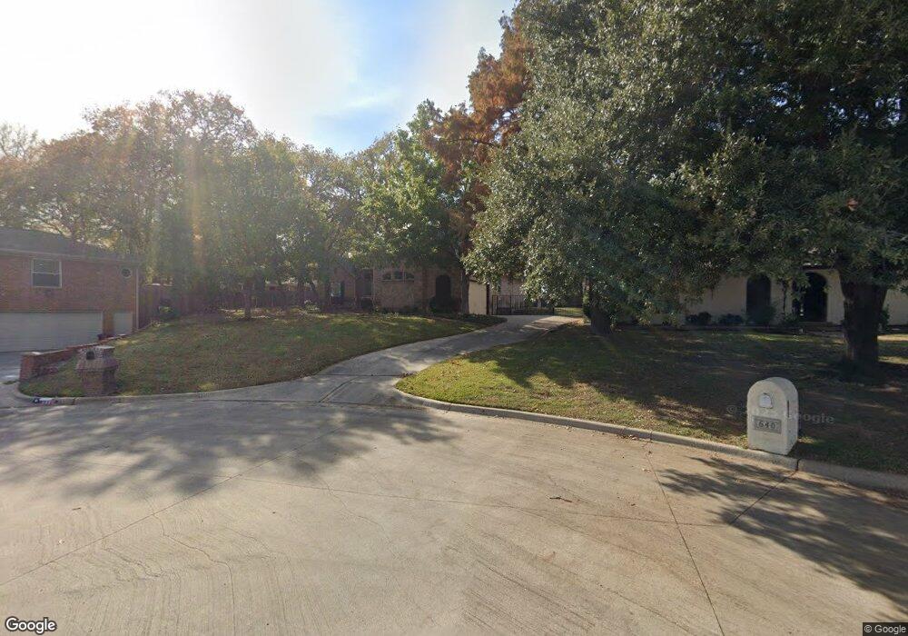 644 Springhill Ct, Hurst, TX 76054 - photo 1