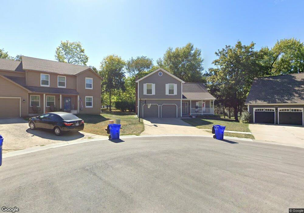 6812 Summit St, Shawnee, KS 66216 - photo 1