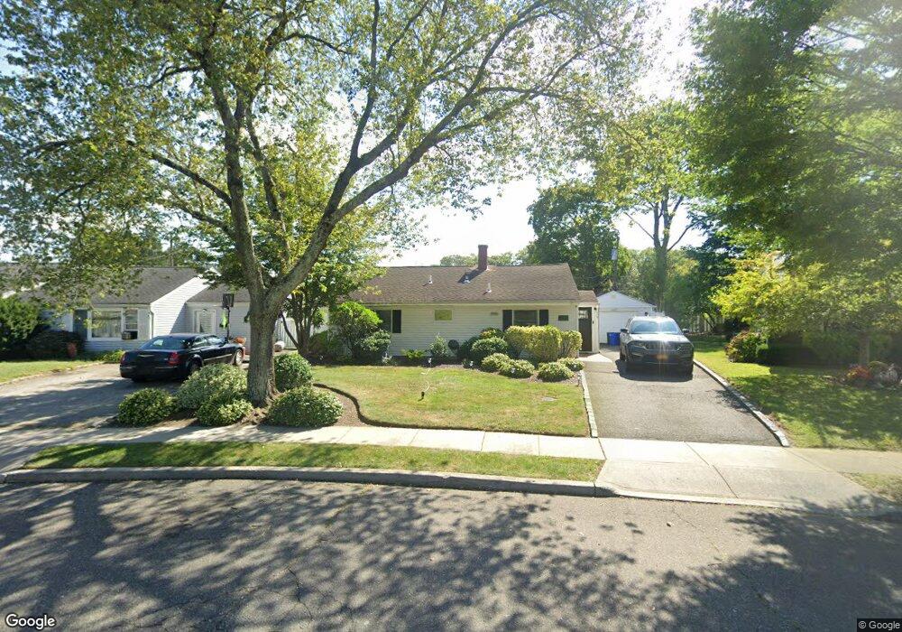 20 Collins Rd, Glen Cove, NY 11542 - photo 1