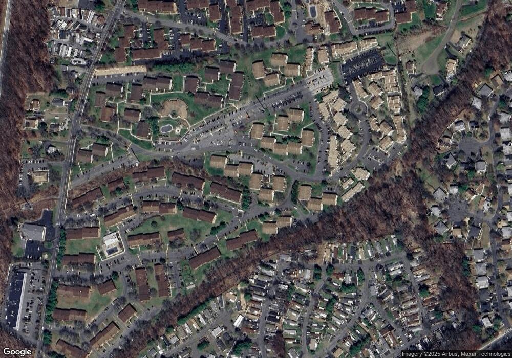 315 Country Club Ln unit 315, Pomona, NY 10970 - photo 1