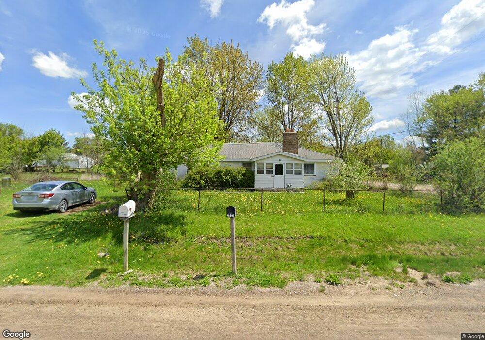 2199 Diamond Ave, Flint, MI 48532 - photo 1