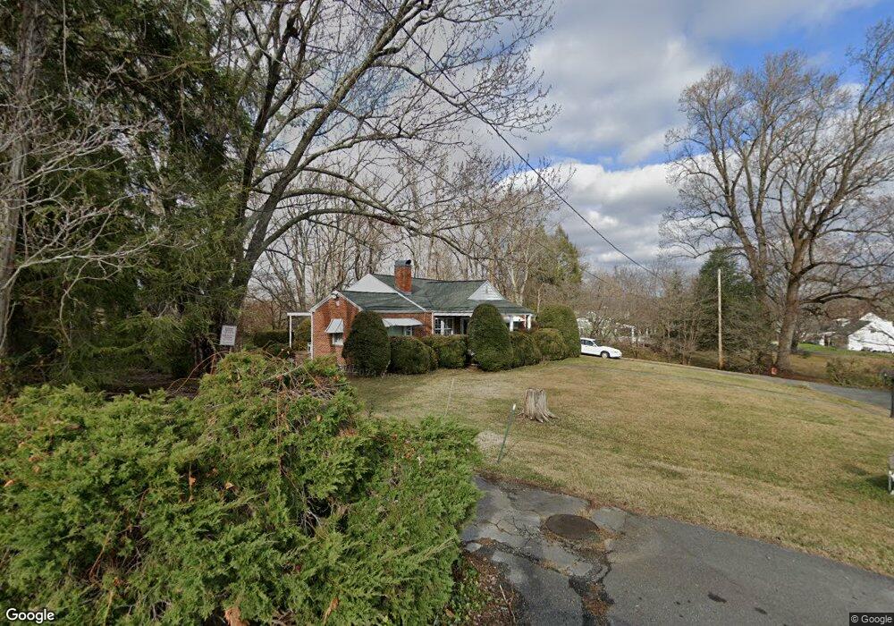 613 Hiwassee Hill Dr, Johnson City, TN 37601 - photo 1