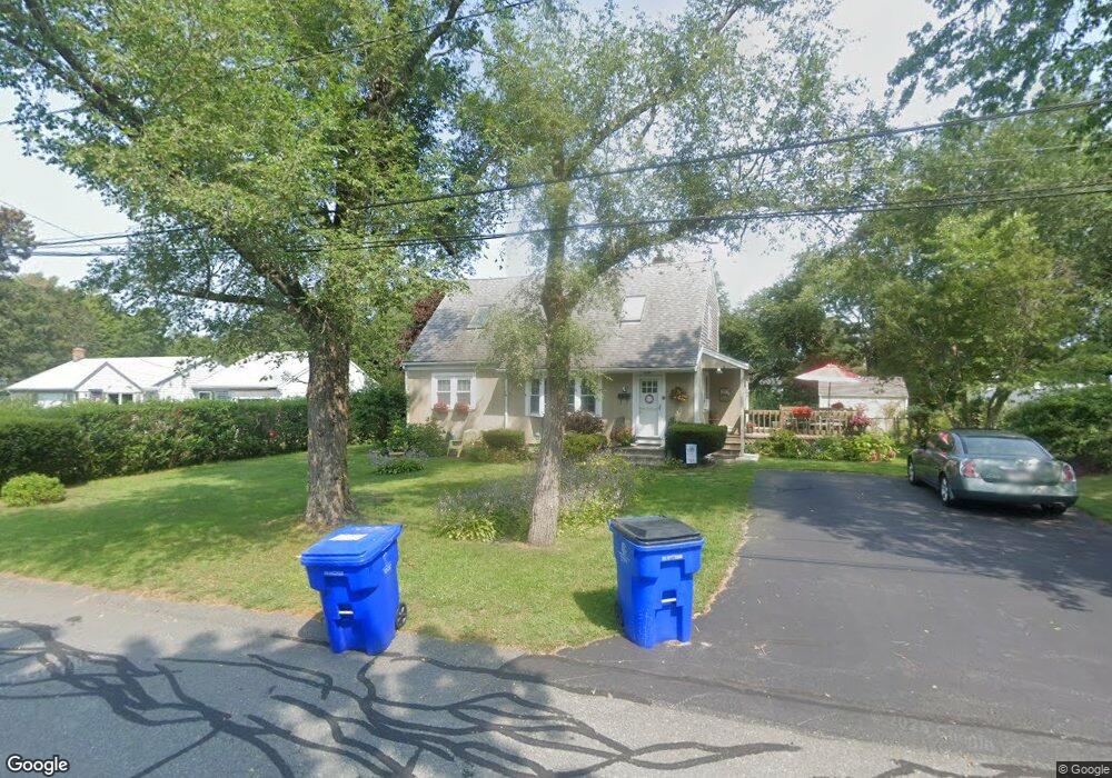 8 Colonial Rd, Buzzards Bay, MA 02532 - photo 1