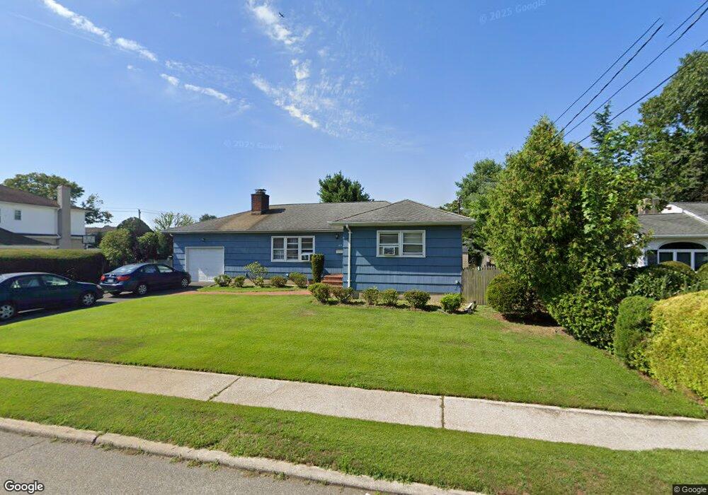 135 Evergreen Ave, Bethpage, NY 11714 - photo 1