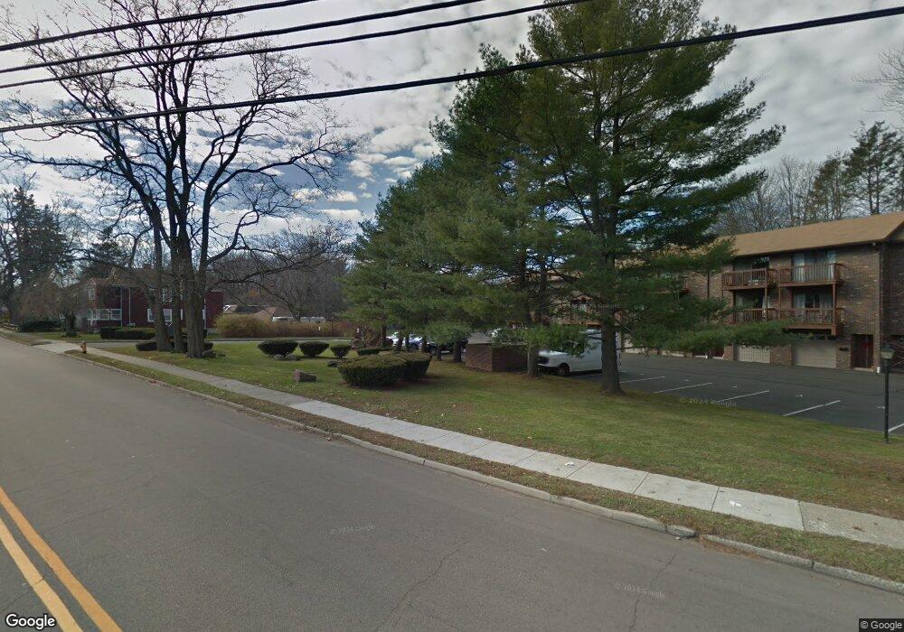 338 Knapps Hwy, Fairfield, CT 06825 - photo 1