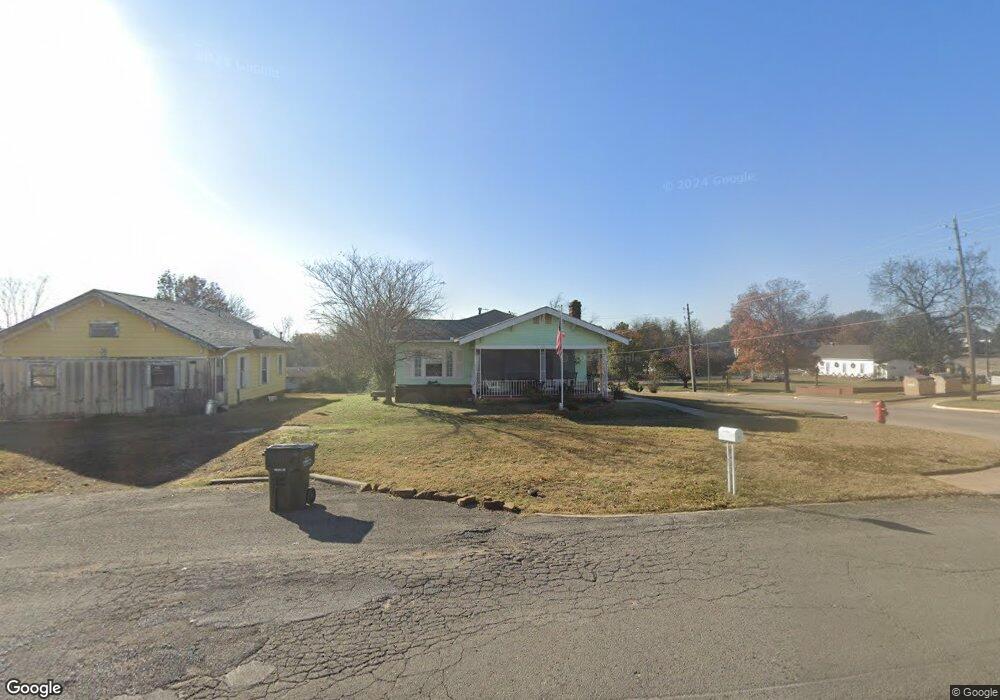 323 W Broadway St, Henryetta, OK 74437 - photo 1