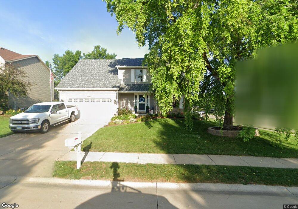 6136 N Hancock Ave, Davenport, IA 52806 - photo 1