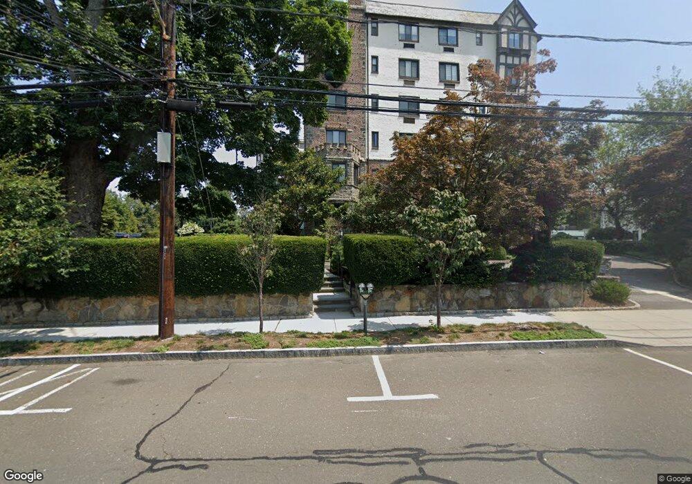 Greenwich Lodge unit 5C, Greenwich, CT 06830 - photo 1