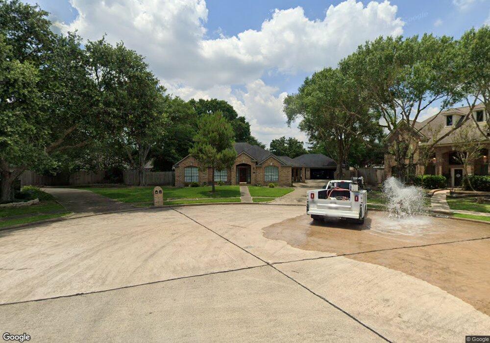 1901 Dove Ct, Friendswood, TX 77546 - photo 1