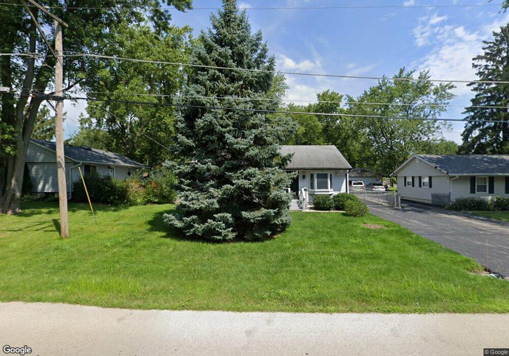 1704 Macarthur Dr, Waukegan, IL 60087 - photo 1
