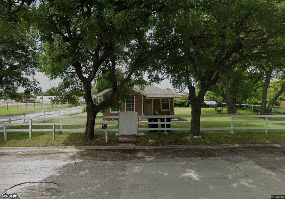 601 Colorado St, Cleburne, TX 76031 - photo 1