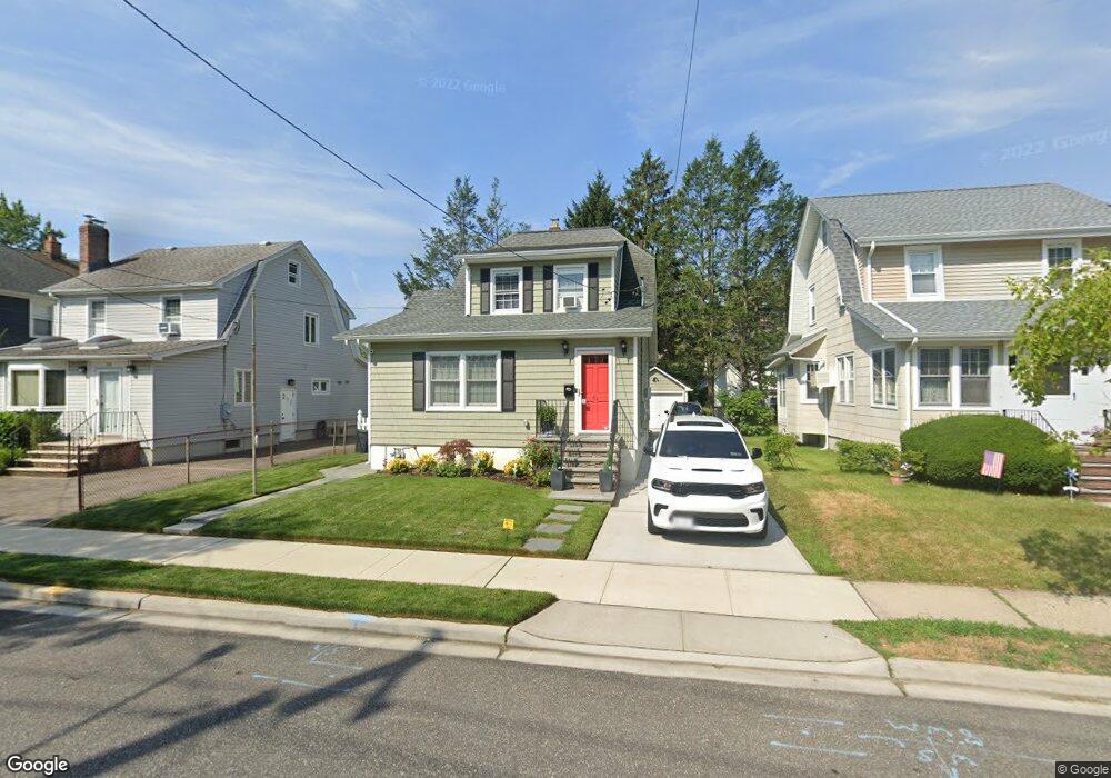 54 Daisy Ave, Floral Park, NY 11001 - photo 1